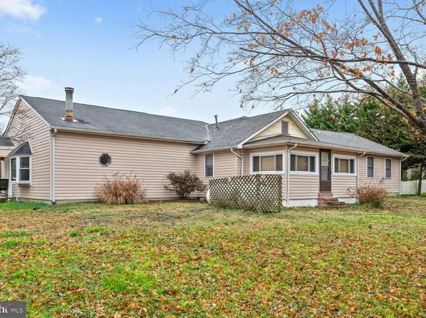 1402 Central Ave E, Edgewater, MD 21037