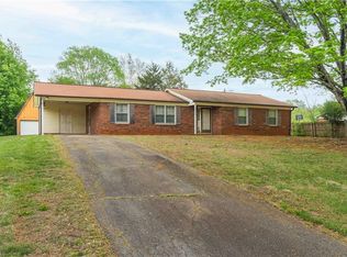 2429 Londonderry Rd, Kernersville, NC 27284