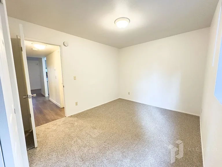 711 W East Ave — Photo 10