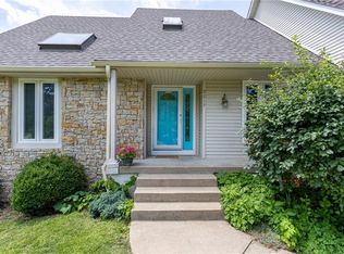 2217 SW Granite Ct, Blue Springs, MO 64015