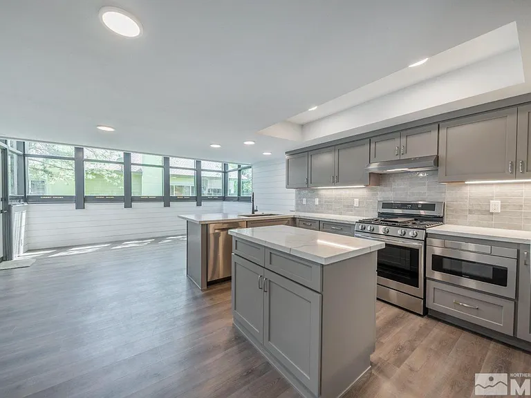 430 Angela Pl — Photo 13