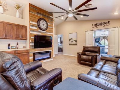 4756 E Desert Wind Dr, Phoenix, AZ, 85044