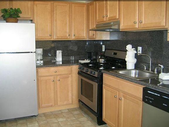 4th image of 275 High St E #Bdfe7c612