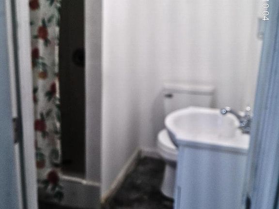 4th image of 38 S Hartley St