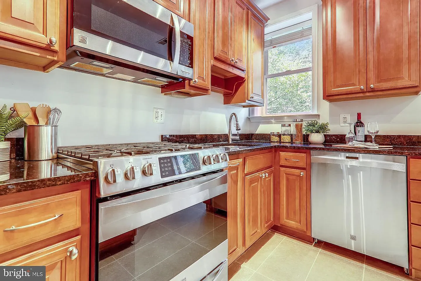 1438 Columbia Rd NW — Photo 4