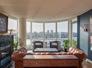 1077 Marinaside Cres, Vancouver, BC V6Z 2Z5