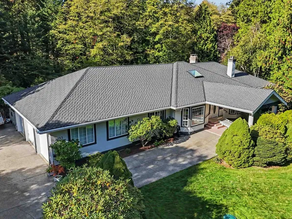 2693 133rd St, Surrey, BC V4P 1X9