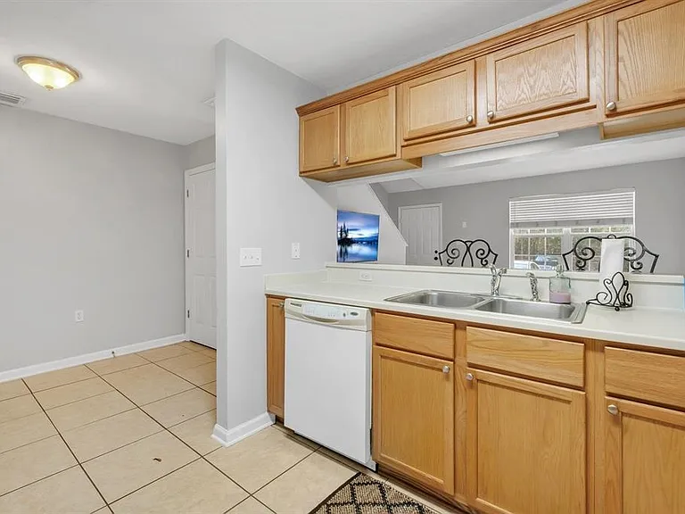 241 Dixie Dr #105-5 — Photo 8
