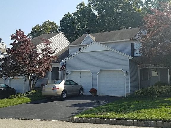 2nd image of 40 Carriage Ln #40
