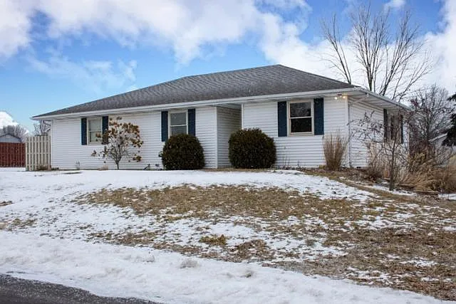 54480 Tedrow Pl photo 1