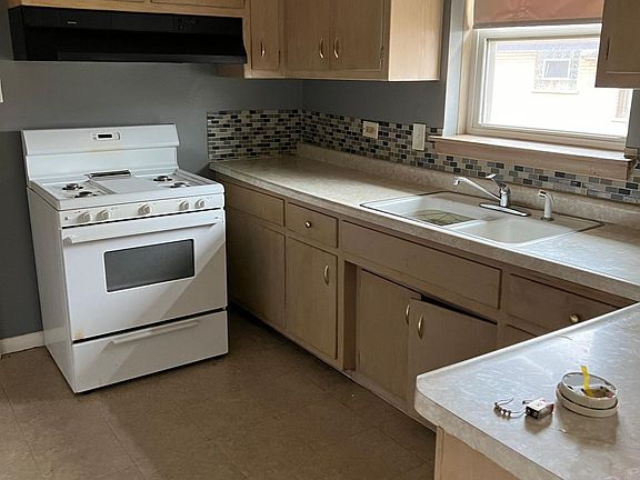 3rd image of 14545 Dr Martin Luther King Drive Dolton #2