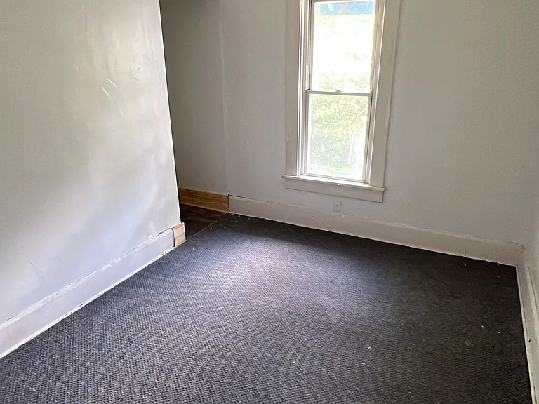 203 Buckingham Ave #203 — Photo 3