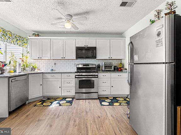 4th image of 1112 Scarlet Oak Ave