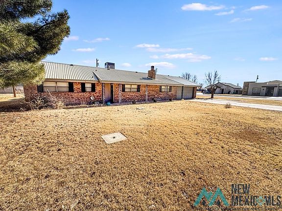2nd image of 904 W Avenue O