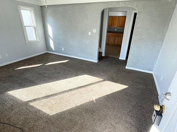 4th image of 4498 W 147th St