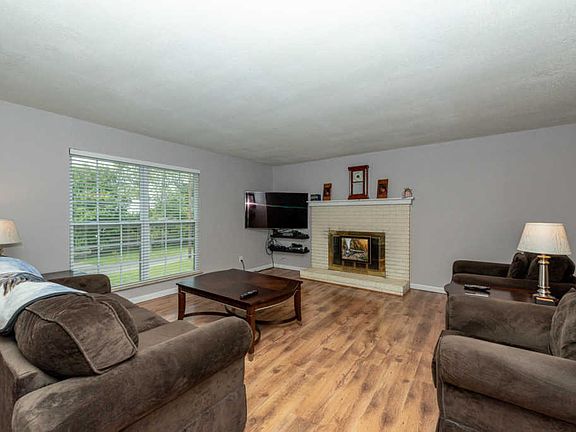 5th image of 2814 Big Bend Dr