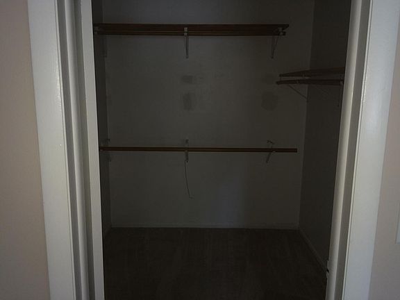 3rd image of 40 Riverview Dr