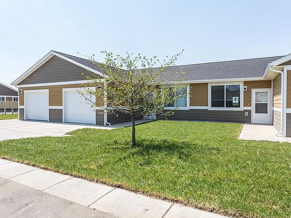 Single level patio home apartments