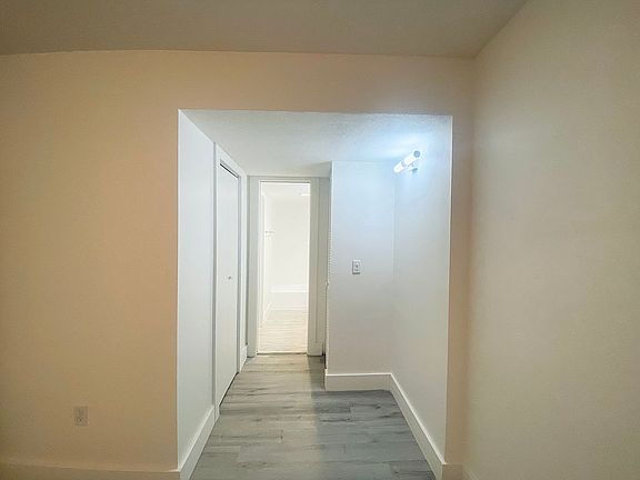 4th image of 401 Ocean Dr APT 425