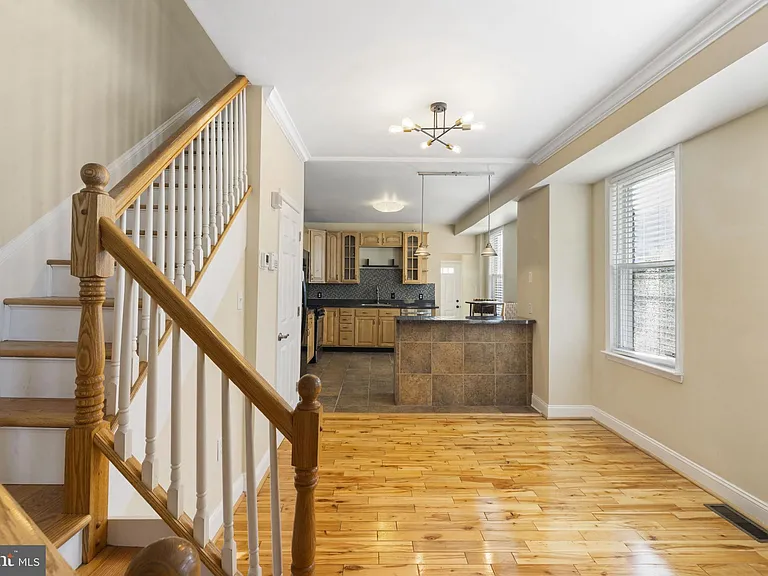 635 S Fagley St — Photo 9