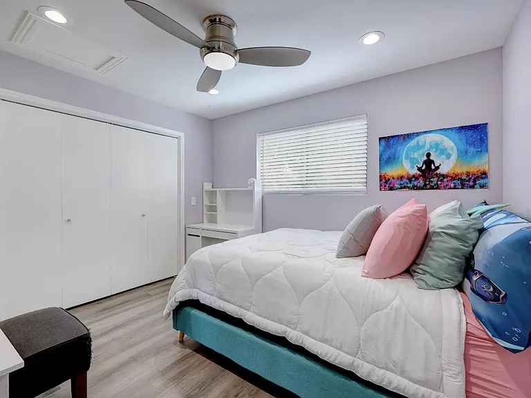 402 Oakcrest Dr — Photo 17