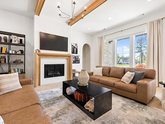 5th image of 5016 Westridge Cir