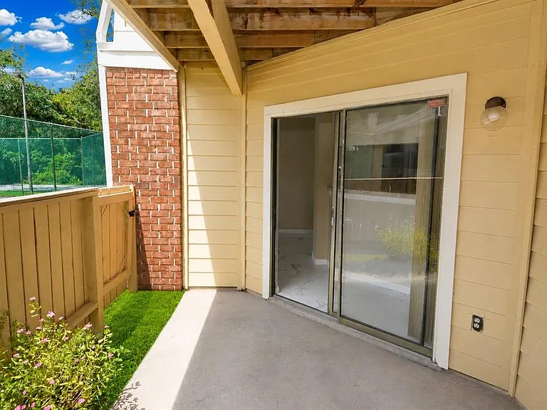 8764 Mallard Reserve Dr #101 — Photo 60