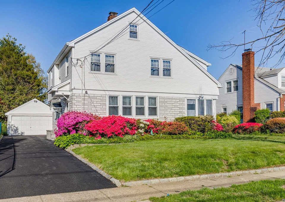 1st image of 124 Warner Ave