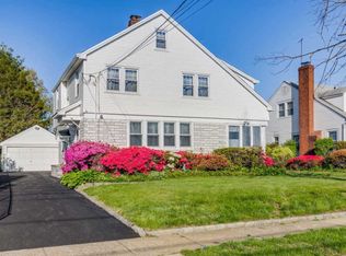 124 Warner Ave, Hempstead, NY 11550