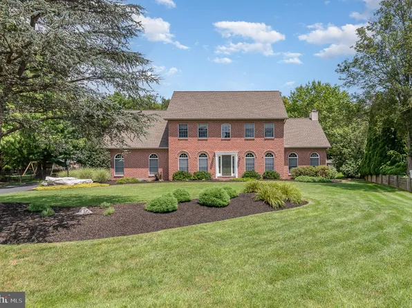 24 Irongate Ct, Mechanicsburg, PA 17050