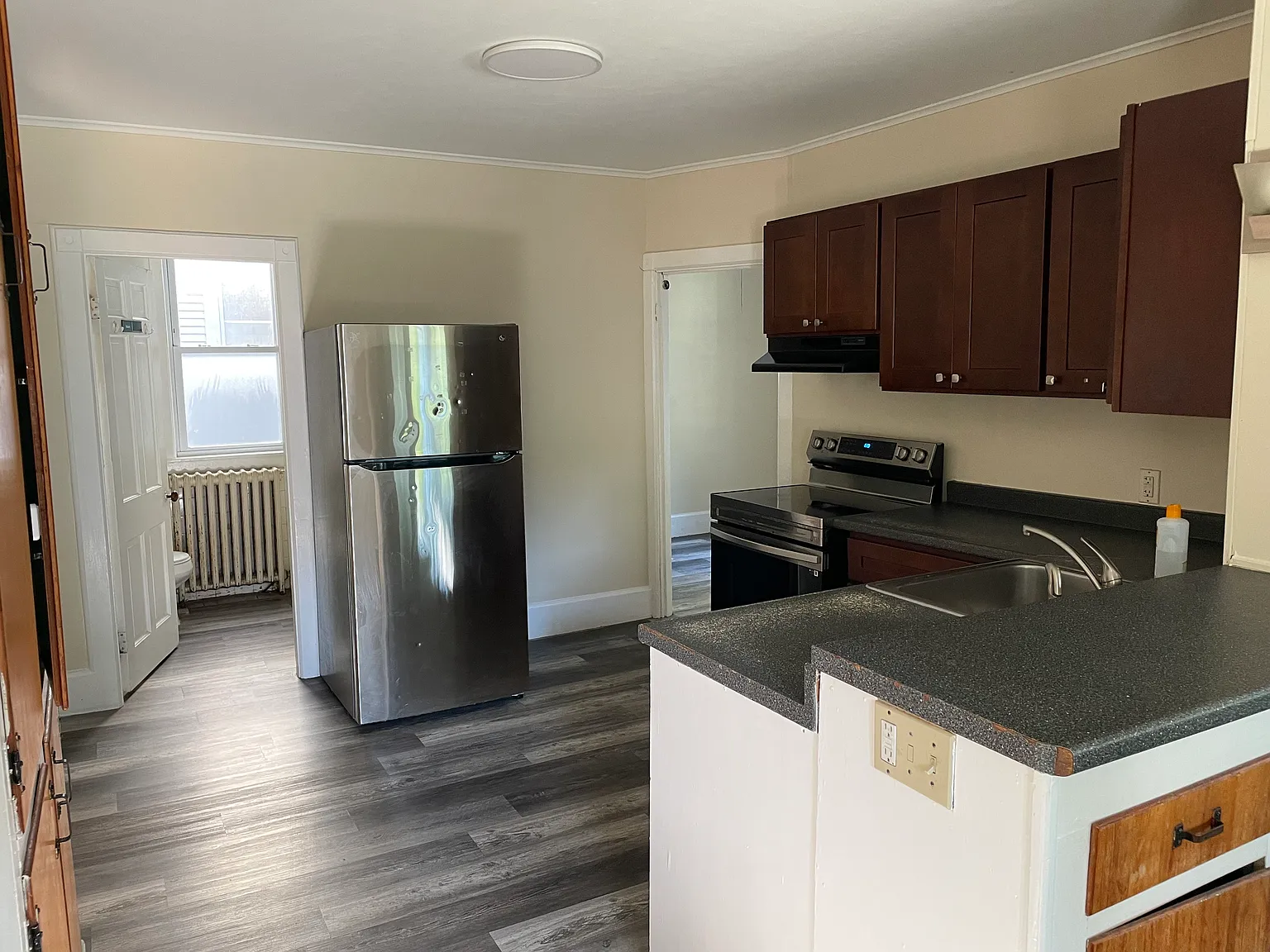 16 Hickok Pl — Photo 2