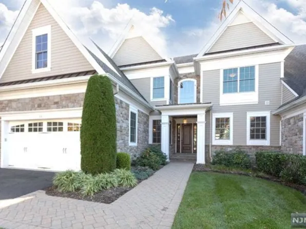 24 Post Ln, Montvale, NJ 07645