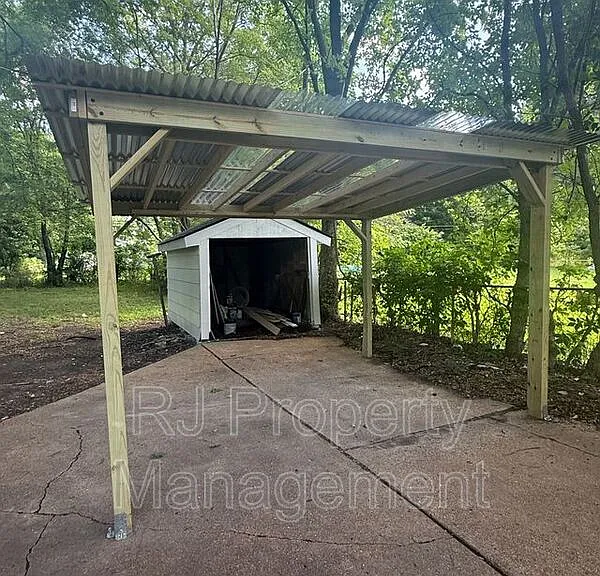 332 Flynn Rd — Photo 10