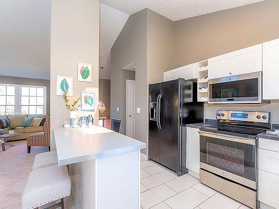 4th image of 5605 Villas Creek Dr