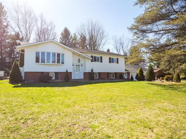 529 Cherry Hill Rd, Nazareth, PA 18064