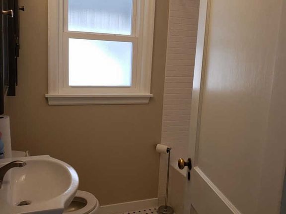 5th image of 614 W Morgan Ave