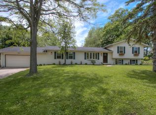 1740 Hillcrest Dr, Lake Geneva, WI 53147