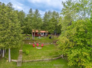 48 Crosby Trl, Whitewater Region, ON K0J2L0