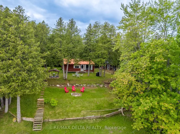 48 Crosby Trl, Whitewater Region, ON K0J 2L0