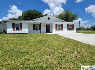 1005 Magnolia St, Refugio, TX 78377