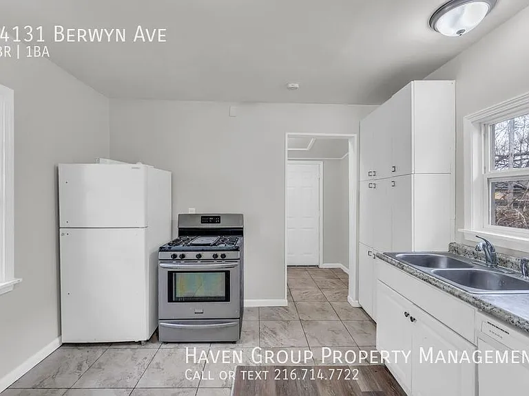14131 Berwyn Ave — Photo 8