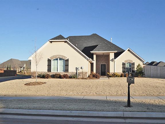 2nd image of 909 NW 186th St