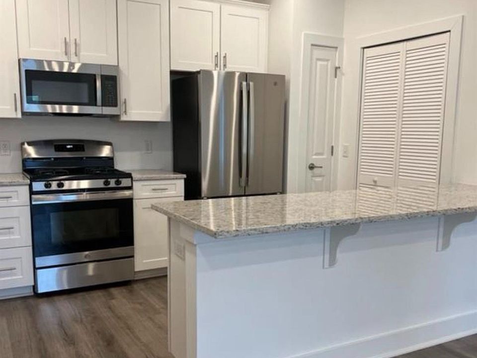 1st image of 1015 Vanderbergh Blvd