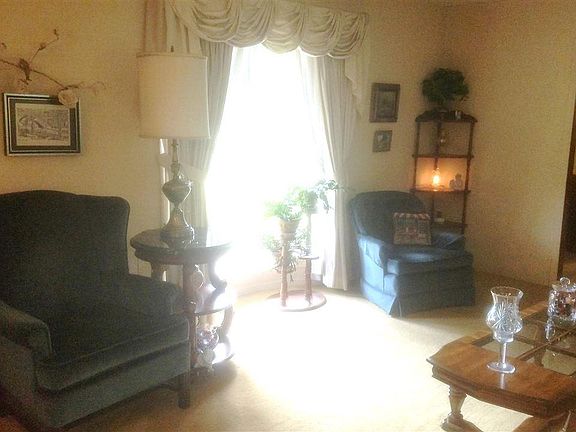 5th image of 1106 Brookhollow Dr