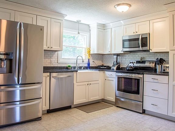 5th image of 17 McKinley Ave