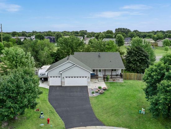 1516 Northridge Ct S, Cambridge, MN 55008