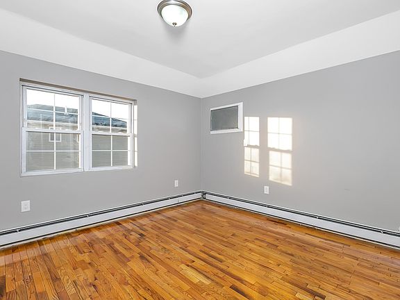 3rd image of 1003 Fenwood Dr