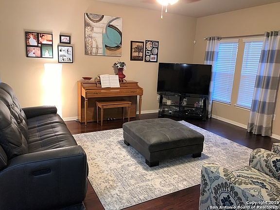 4th image of 3948 Wensledale Dr