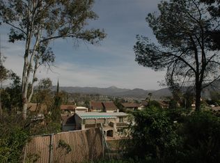 9862 La Cresta Rd, Spring Valley, CA 91977