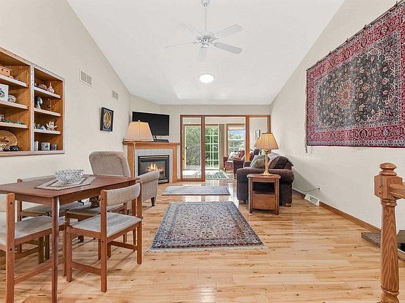 3rd image of 631 Cardinal Way